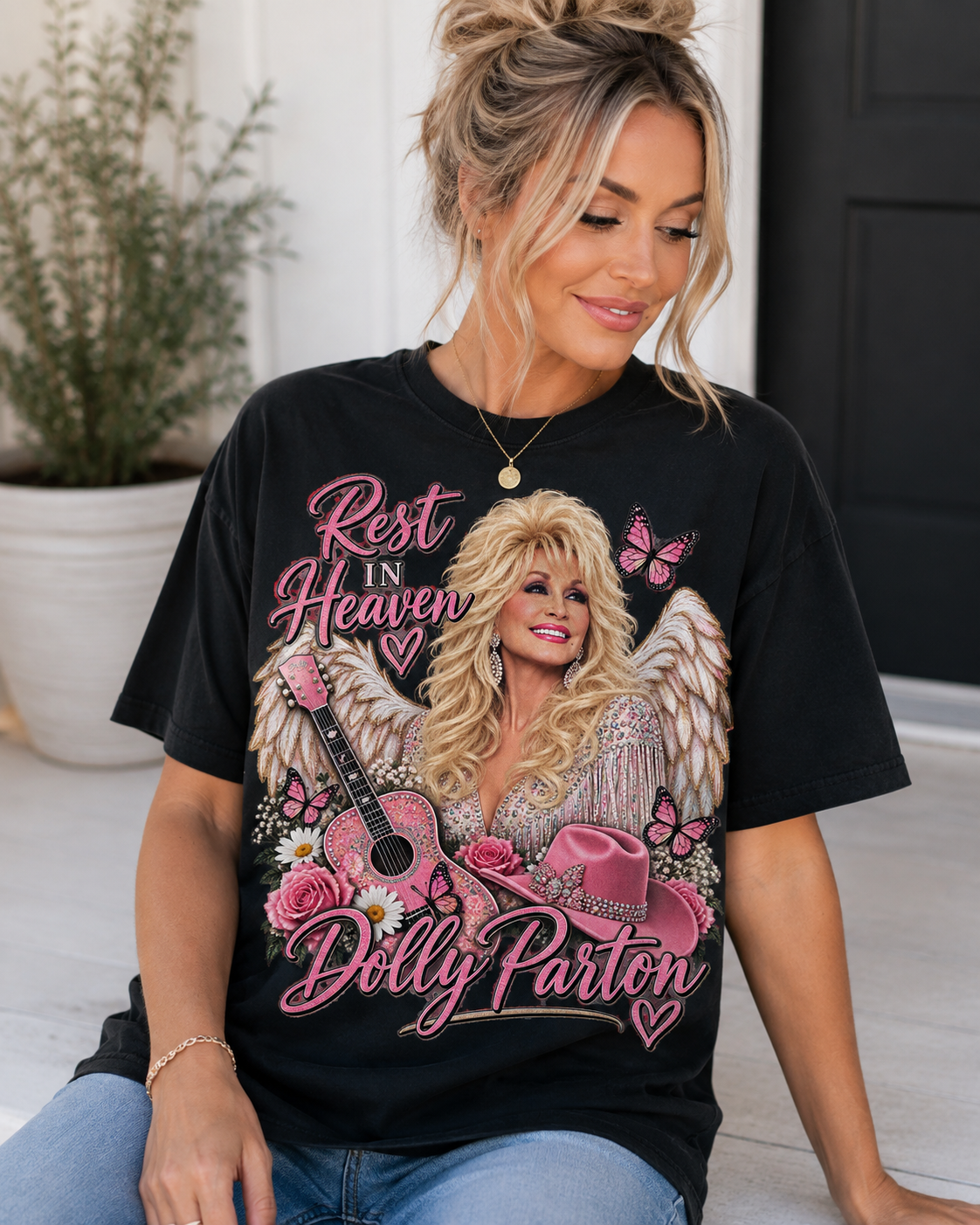 Dolly Parton 'Rest in Heaven' Memorial T-Shirt